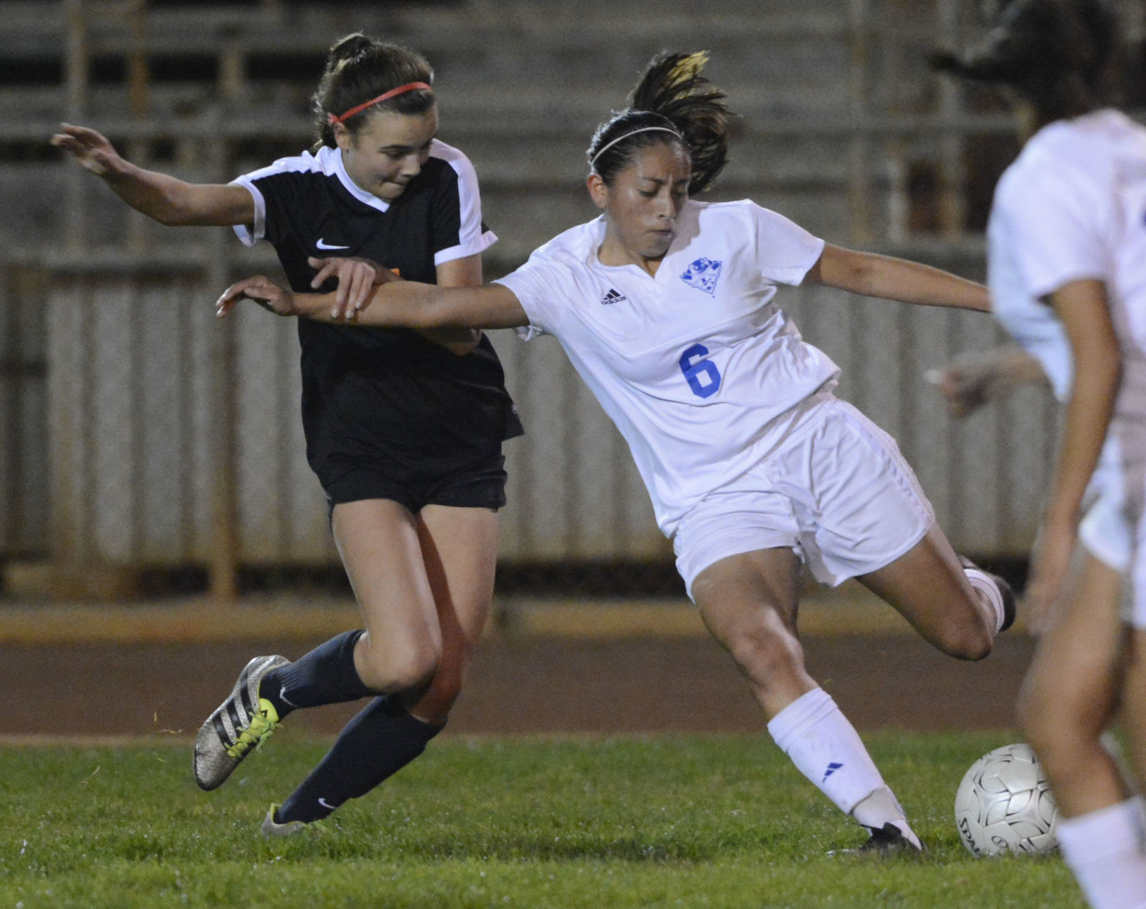011618 SY Lompoc g soccer 05.jpg